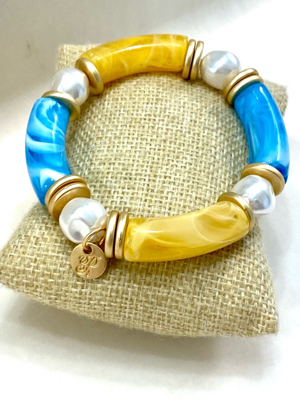 Plunder Design Jewelry Blue Yellow Marbled Resin Pearl Charm Bracelet NWOT